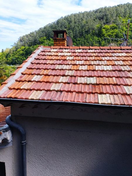 Toiture avant traitement hydrofuge Ardèche — Rénovation Ardéchois 07