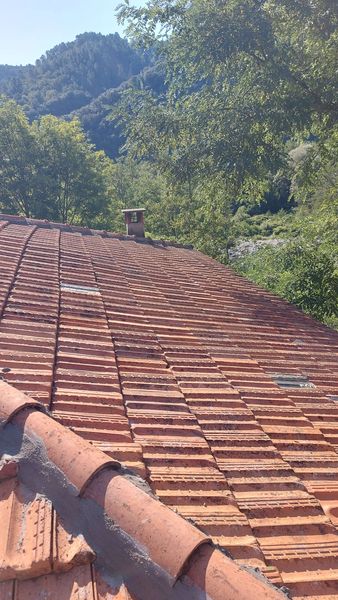 Réparation toiture tuiles canal en Ardèche — Rénovation Ardéchois 07